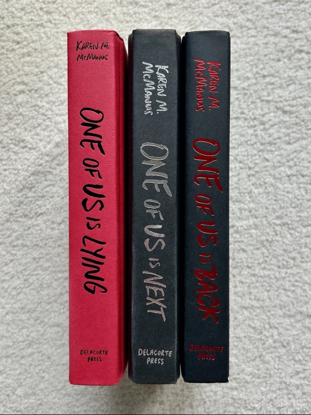 One of Us is Lying - Hardcovers - Picture 2 of 14
